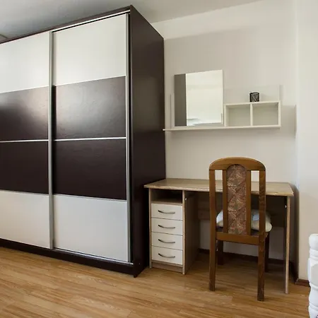 Jase Apartment Split